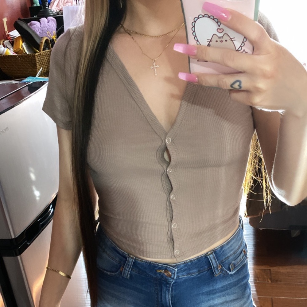 button down tshirt - Picture 2 of 3